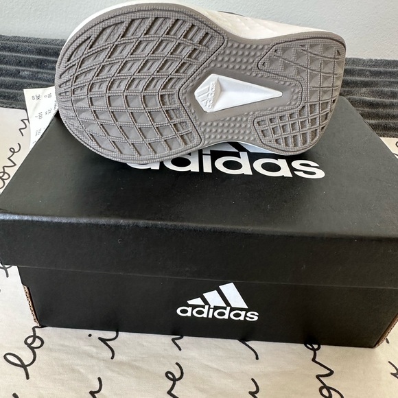 Adidas baby shoes - Picture 2 of 4